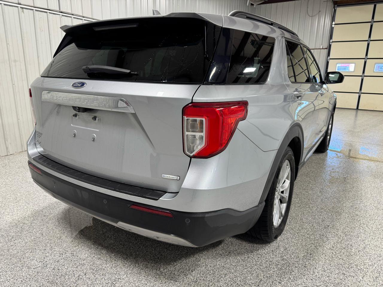 Used 2020 Ford Explorer XLT w/ Equipment Group 202A RWD image 7