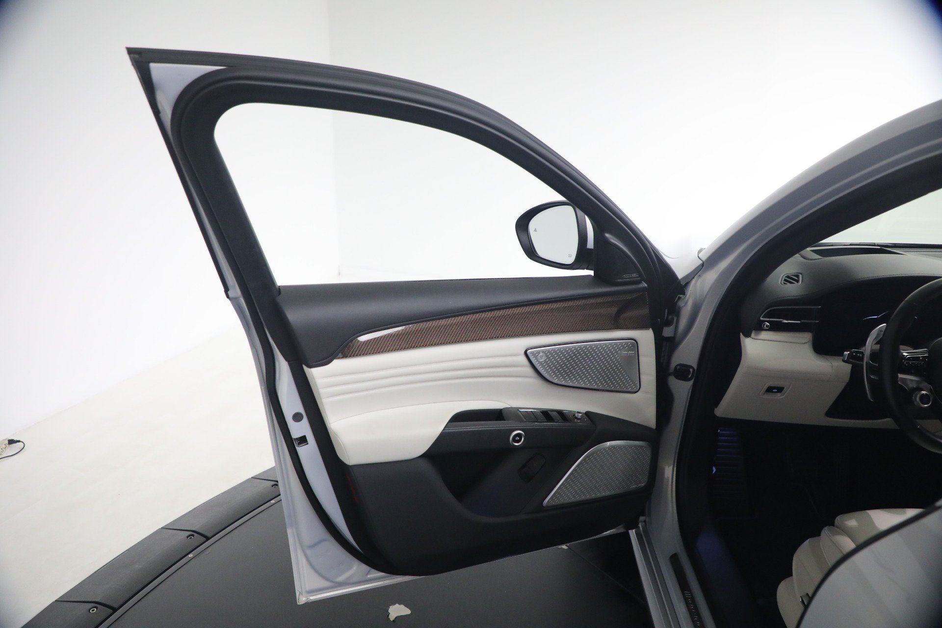 Certified 2023 Maserati Grecale Modena AWD/4WD image 23
