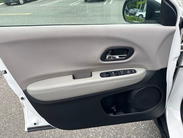 Used 2016 Honda HR-V LX image 21