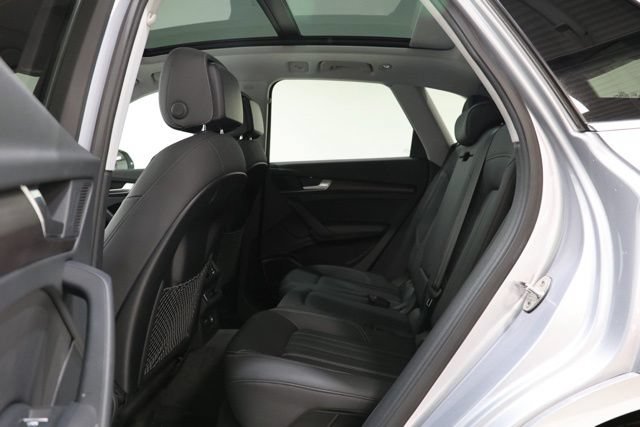 Used 2022 Audi Q5 2.0T Premium Plus w/ Premium Plus Package AWD/4WD image 32