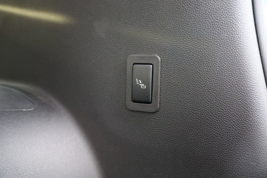 Used 2025 Chevrolet Suburban Z71 w/ Z71 Off-Road Package image 51