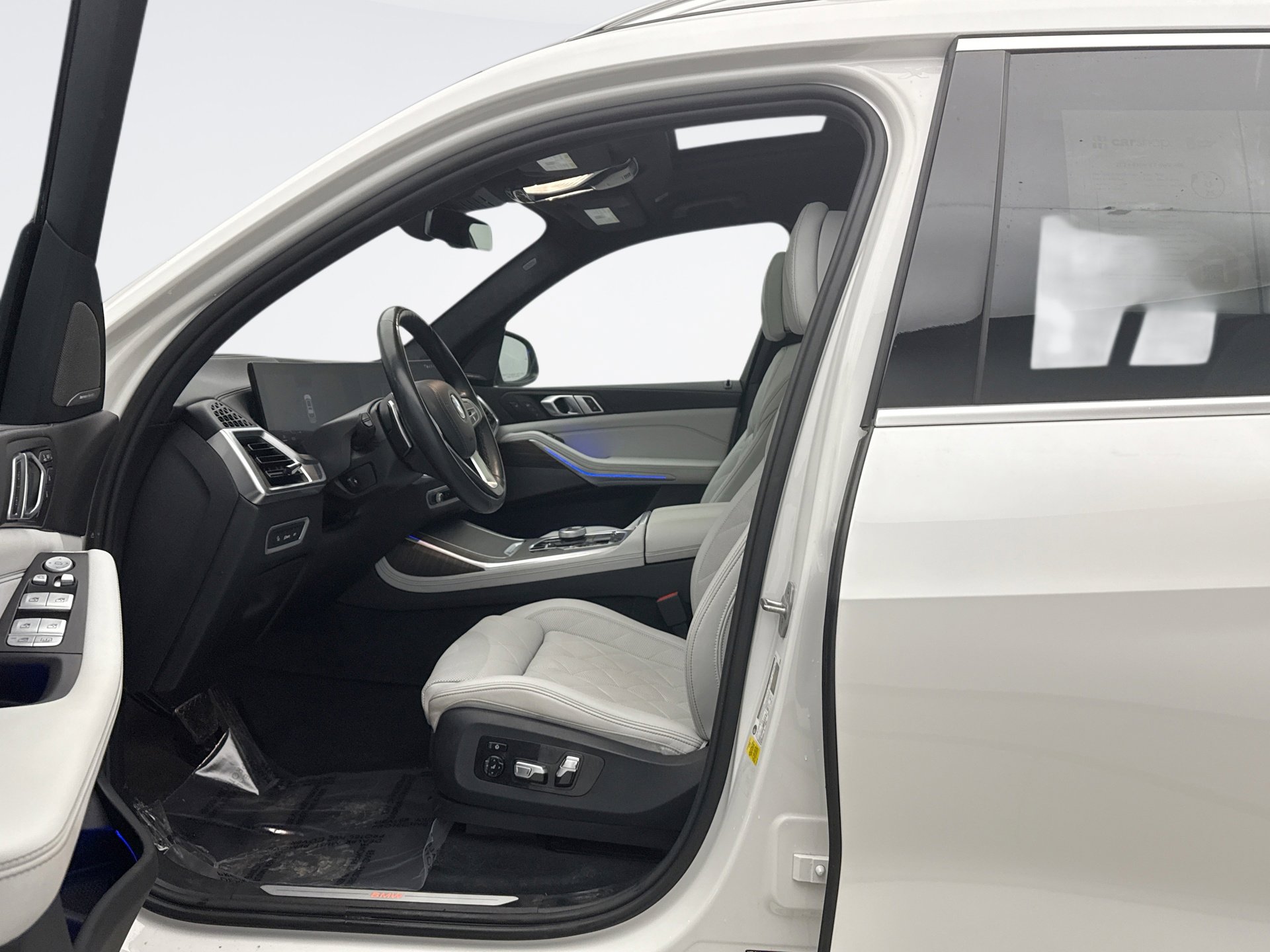 Used 2024 BMW X7 xDrive40i w/ Executive Package image 11