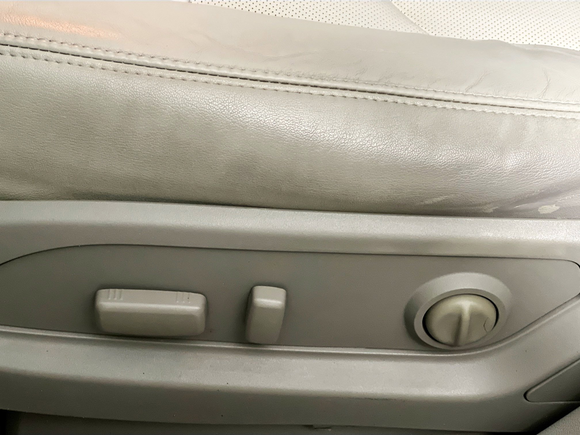 Used 2016 Buick Enclave Leather image 13