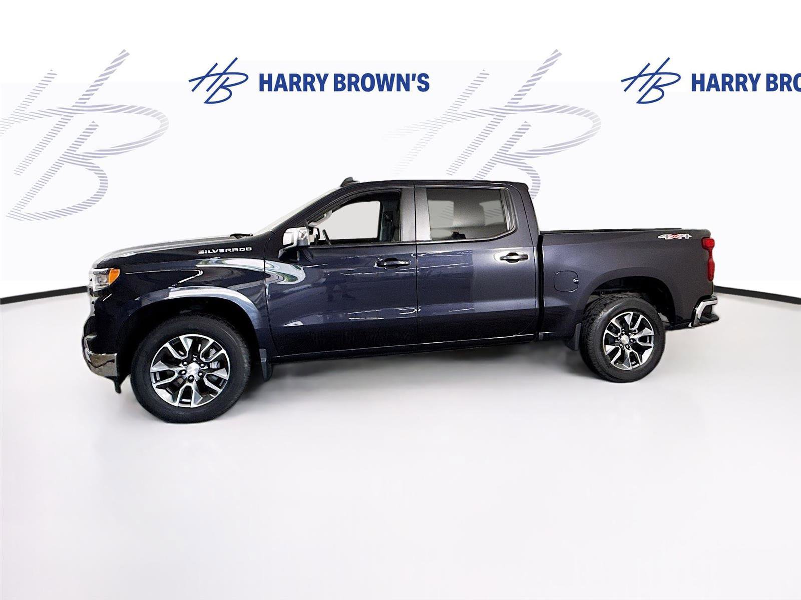Used 2023 Chevrolet Silverado 1500 LT AWD/4WD image 27