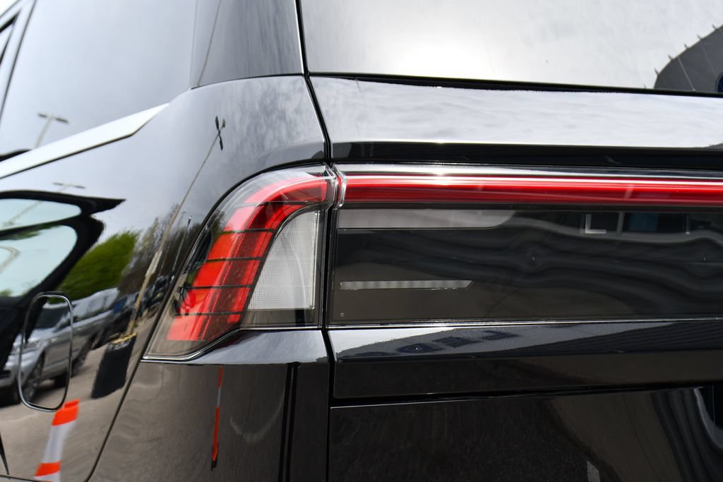 Used 2026 Lincoln Navigator Premiere AWD/4WD image 44