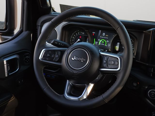 Used 2025 Jeep Wrangler Unlimited Sahara w/ Safety Group image 18