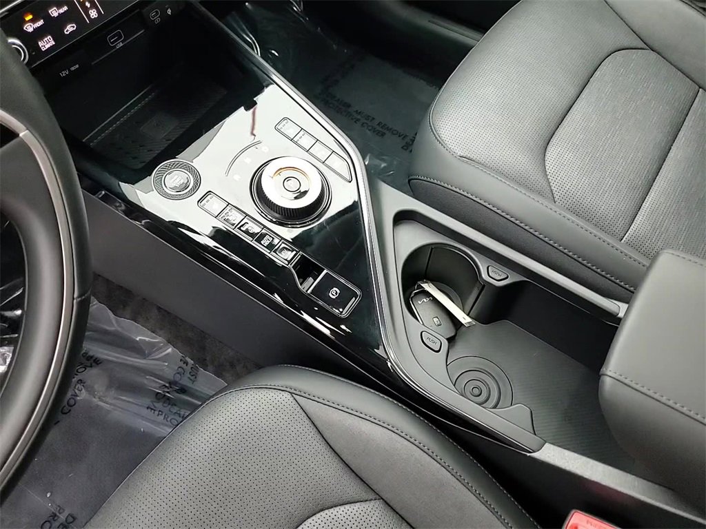 Certified 2024 Kia Niro SX Touring image 18