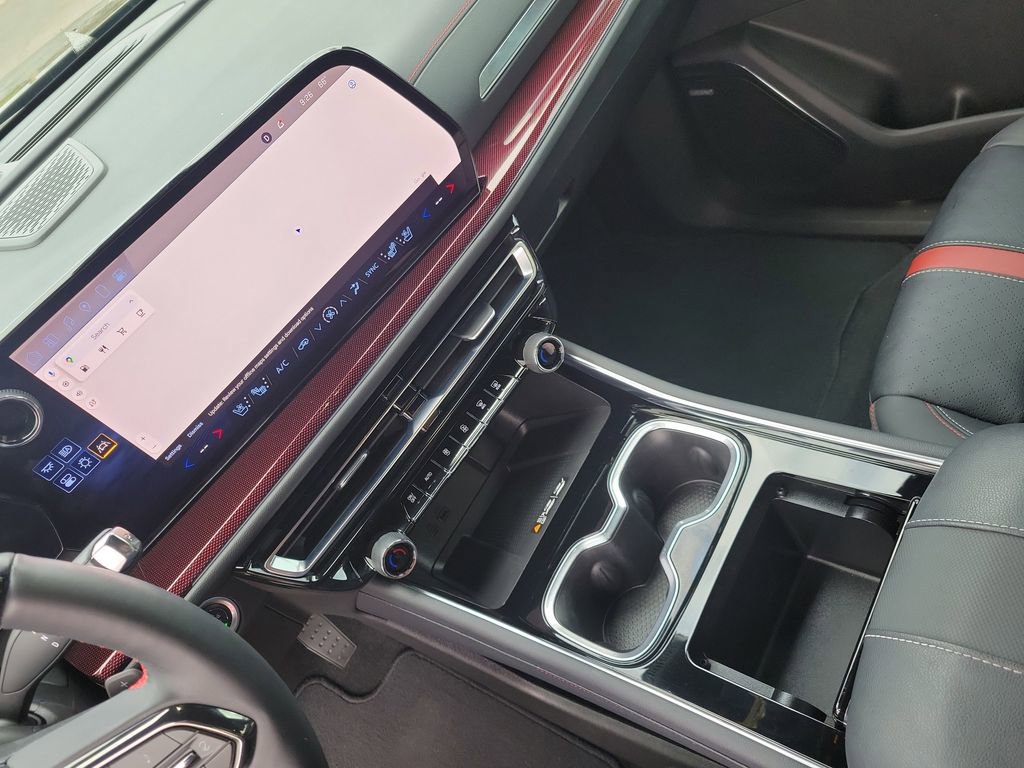 Used 2024 Chevrolet Traverse RS image 41