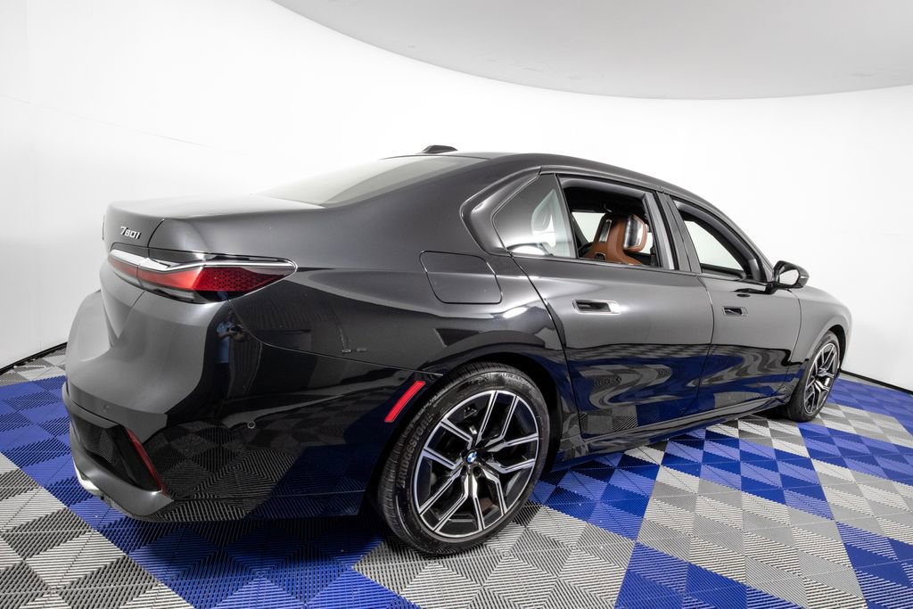 Used 2024 BMW 760i xDrive AWD/4WD image 5