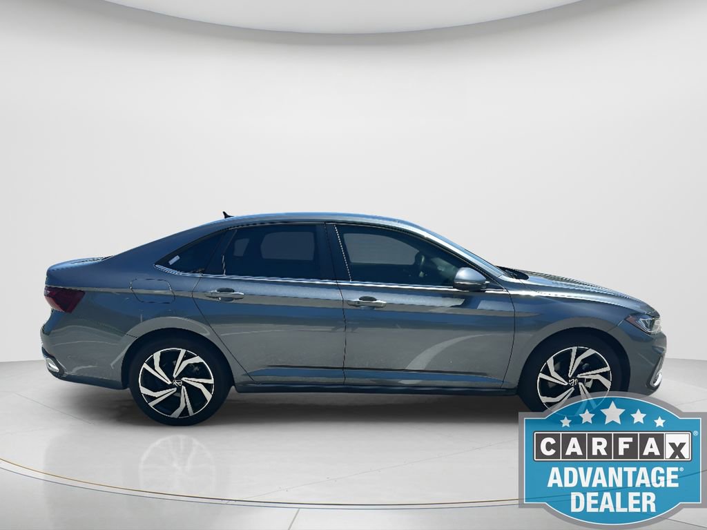 Certified 2025 Volkswagen Jetta SEL FWD image 4
