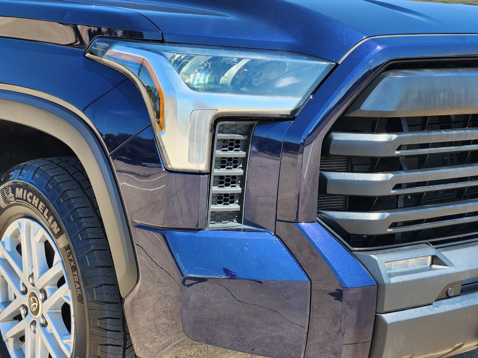 Used 2022 Toyota Tundra SR5 w/ Convenience Package RWD image 9