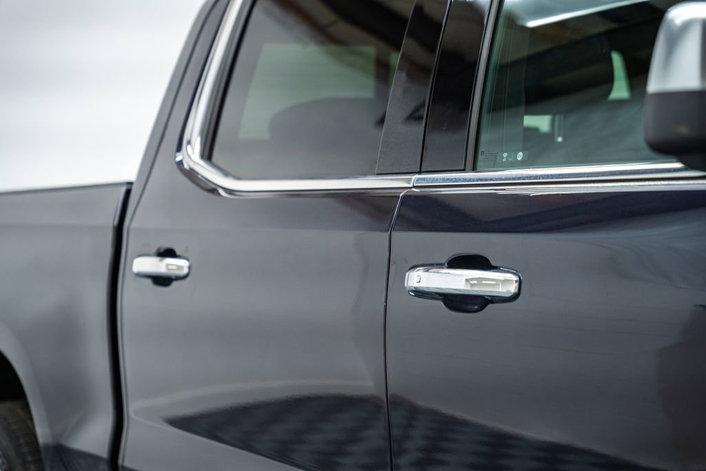 Used 2024 Chevrolet Silverado 1500 High Country w/ Technology Package AWD/4WD image 14