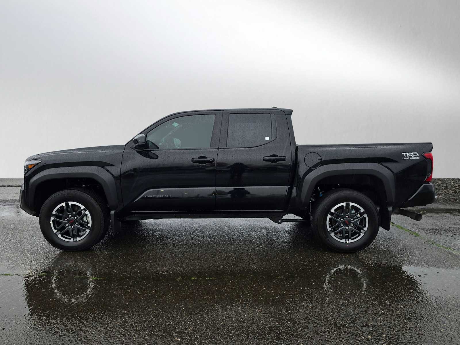 Certified 2025 Toyota Tacoma TRD Off-Road image 7
