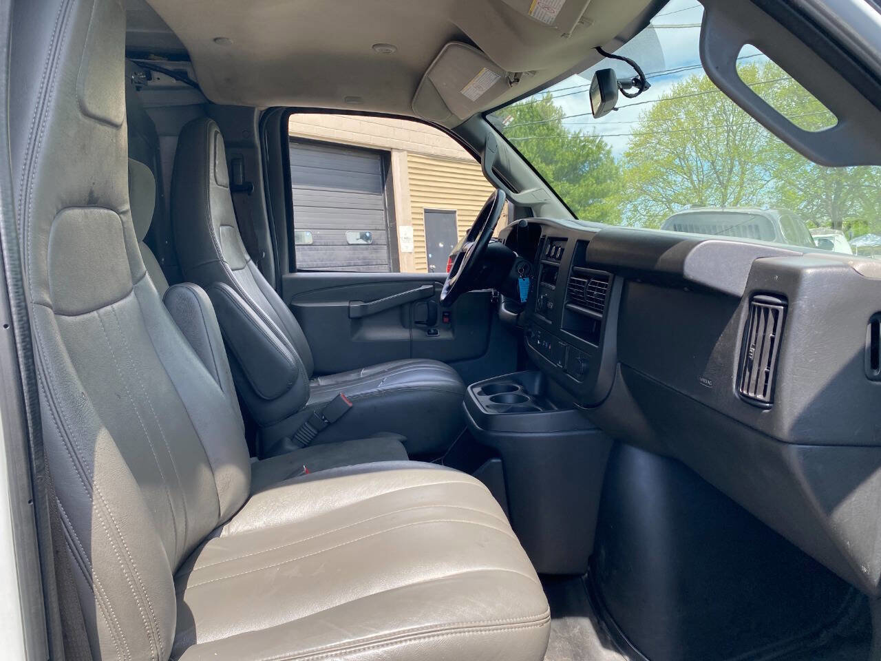 Used 2019 Chevrolet Express 2500 Extended w/ Driver Convenience Package RWD image 21