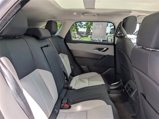 Used 2025 Land Rover Range Rover Velar Dynamic SE image 9
