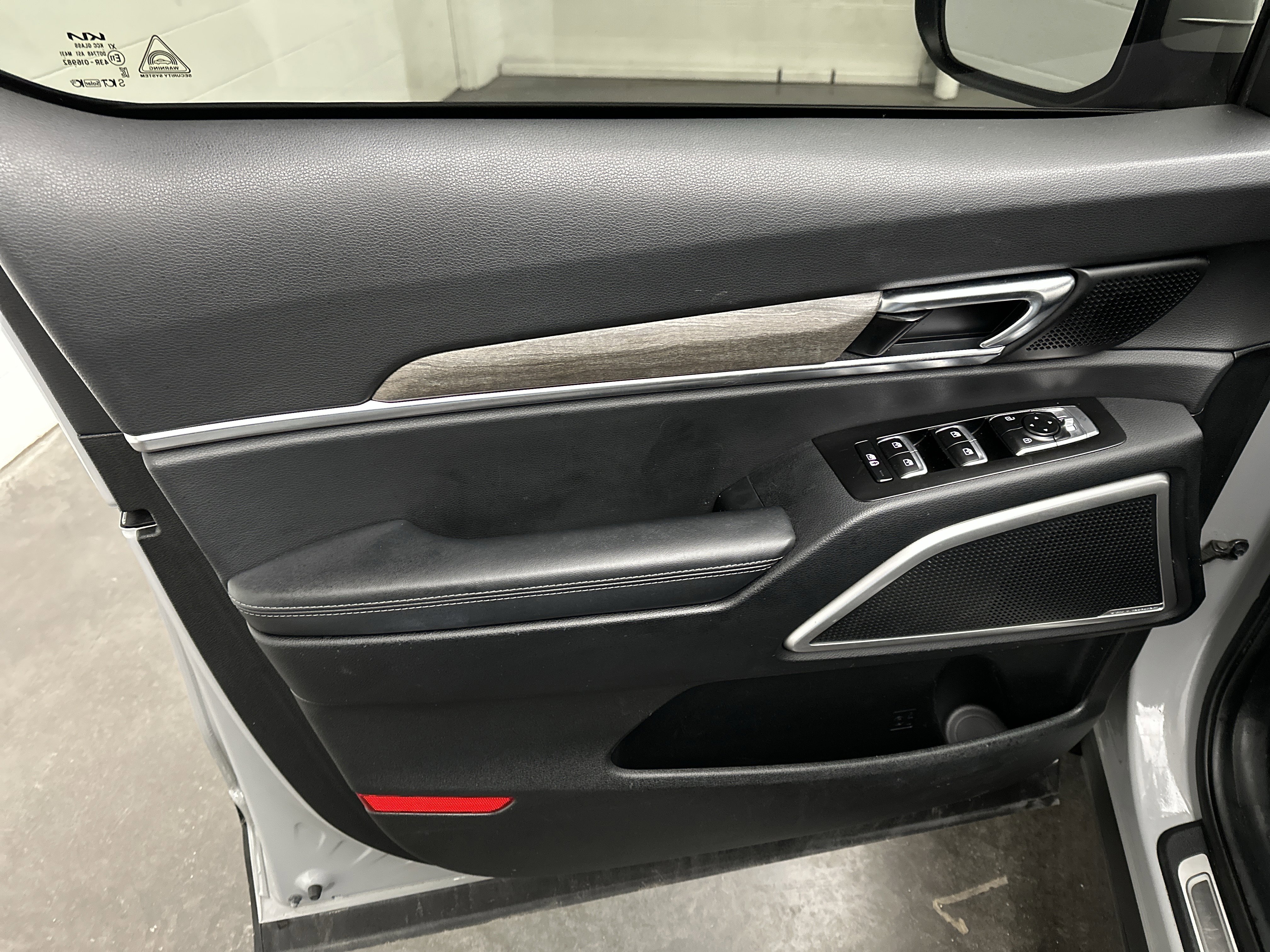 Used 2022 Kia Telluride EX w/ EX Premium Package image 18