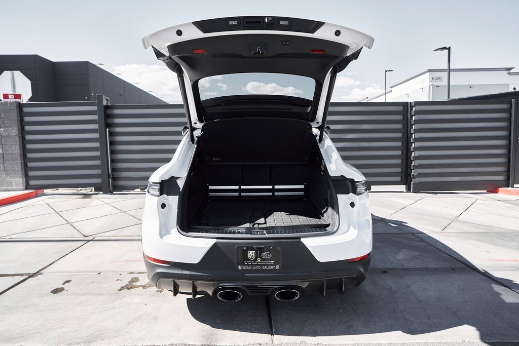 Used 2024 Porsche Cayenne Turbo GT image 19