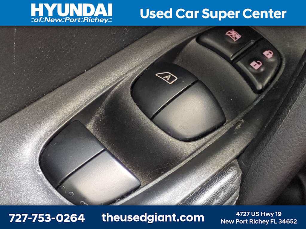 Used 2020 Nissan Rogue Sport S w/ Appearance Package FWD image 23