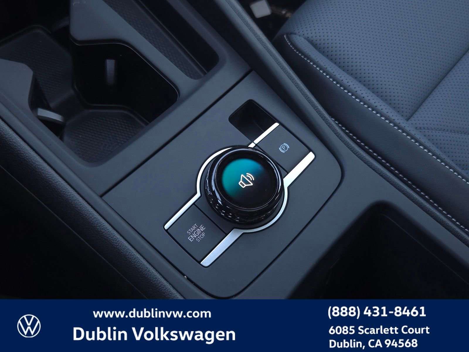 New 2026 Volkswagen Tiguan SE R-Line AWD/4WD image 15