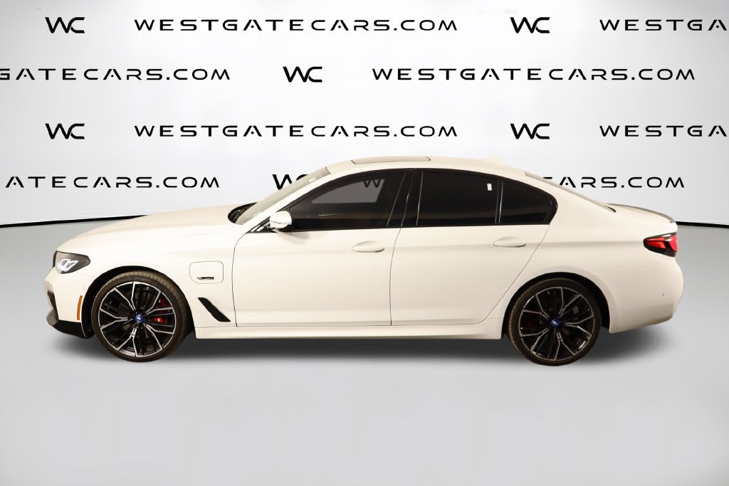 Used 2023 BMW 530e w/ M Sport Package RWD image 5