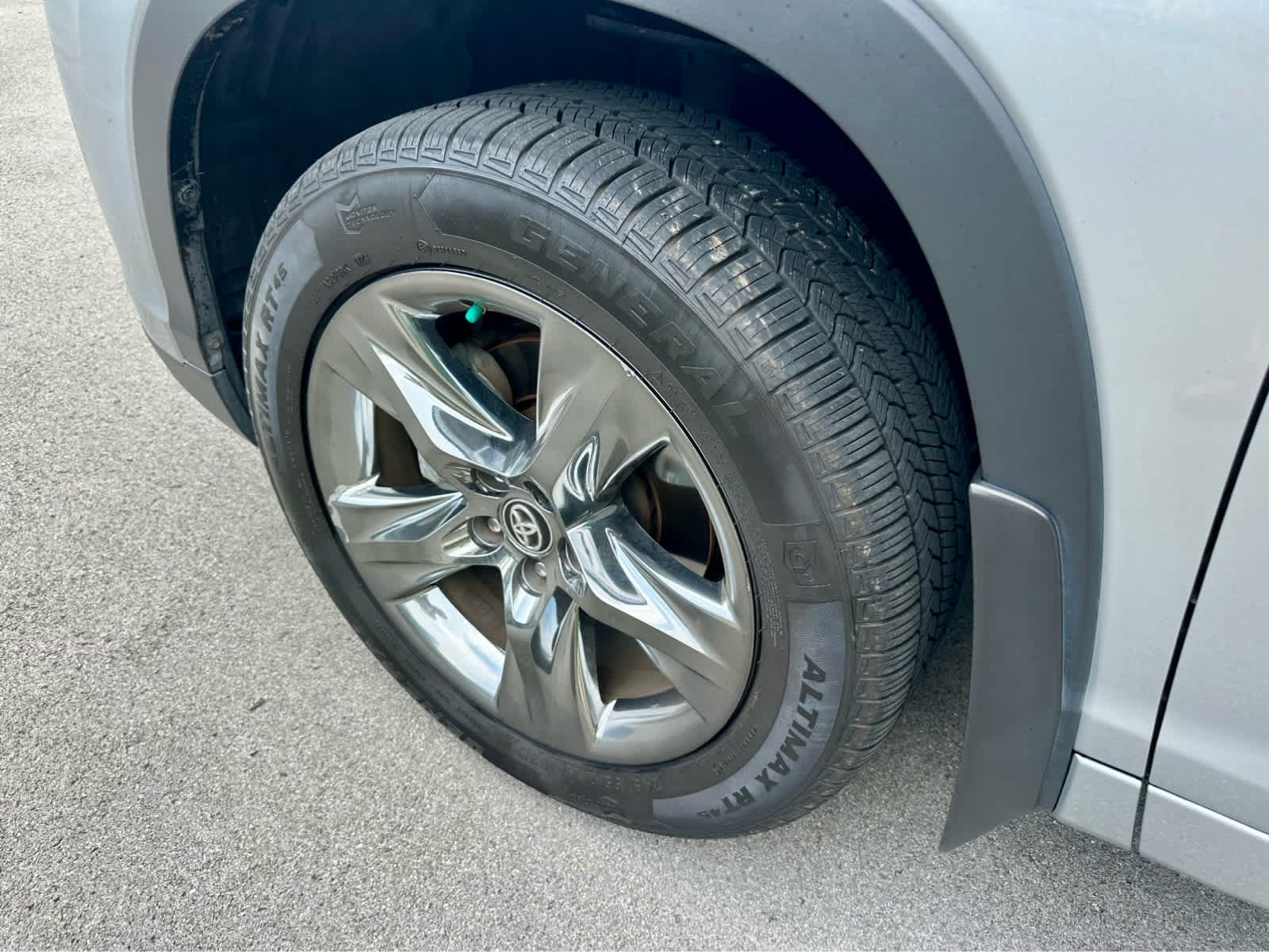 Used 2017 Toyota Highlander Limited Platinum AWD/4WD image 9