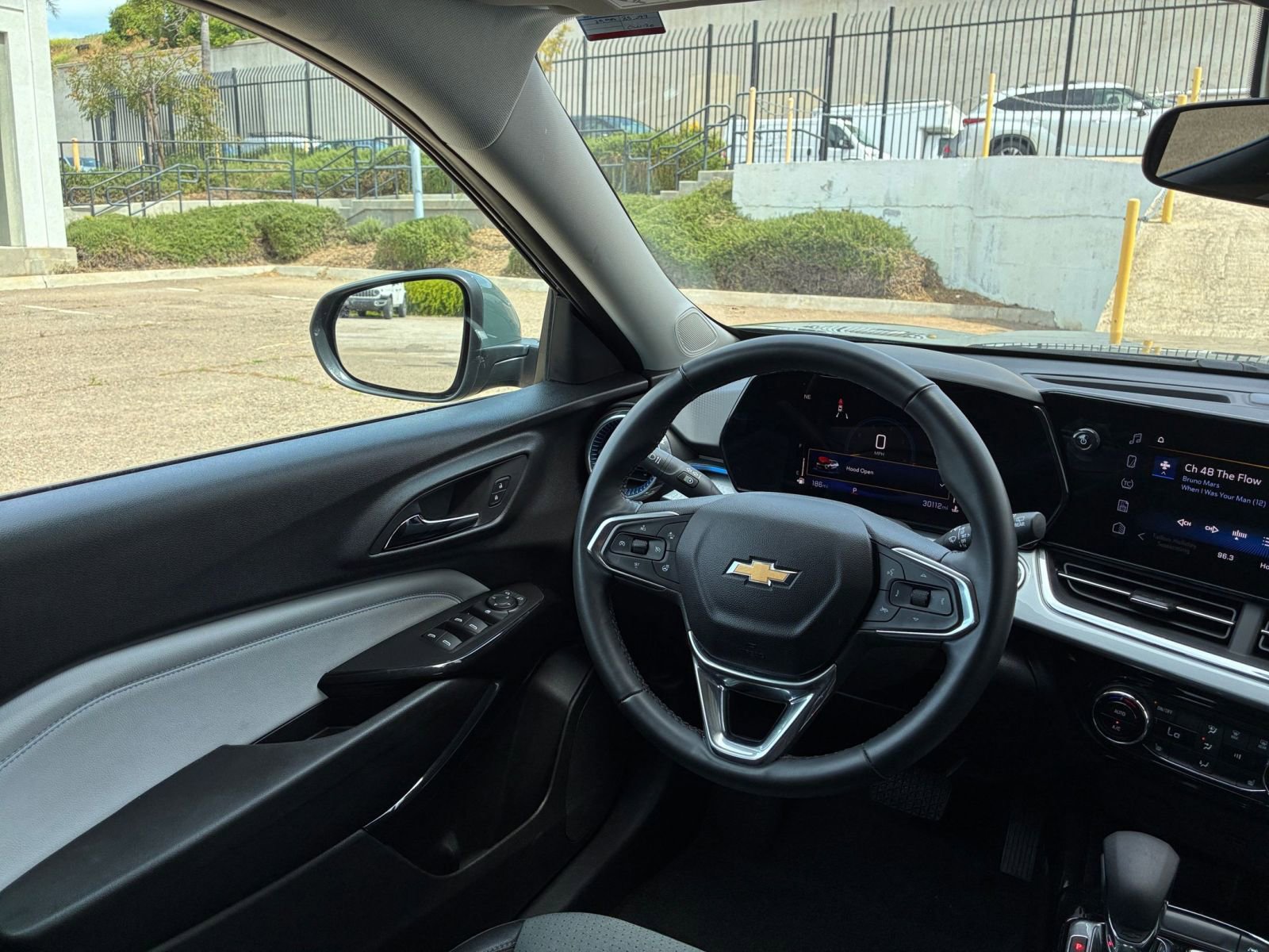 Used 2025 Chevrolet Trax LT w/ LT Convenience Package image 33