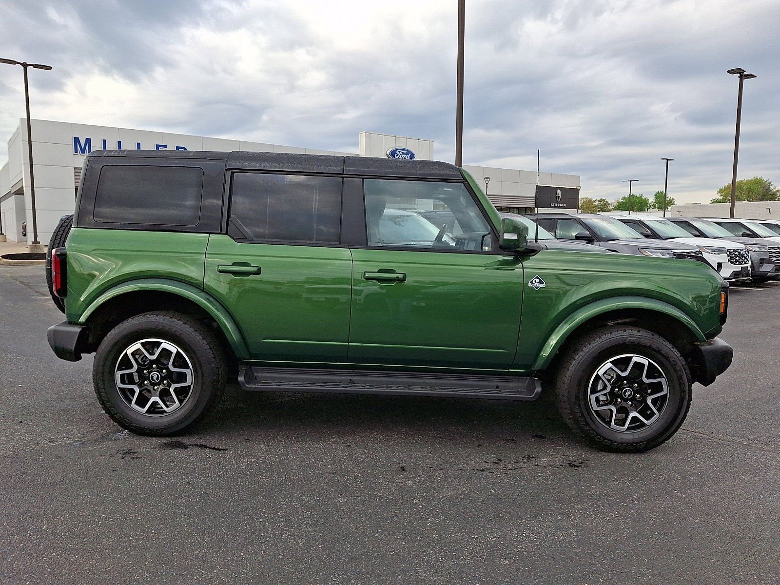 Used 2025 Ford Bronco Outer Banks AWD/4WD image 7