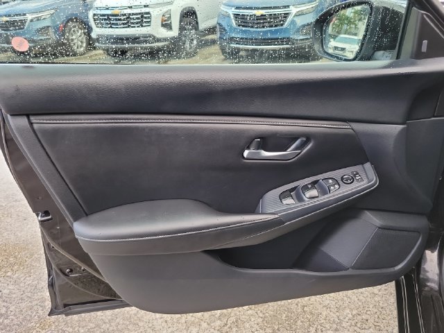 Used 2024 Nissan Sentra SV FWD image 11