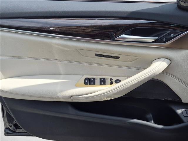 Used 2023 BMW 540i w/ Premium Package RWD image 8