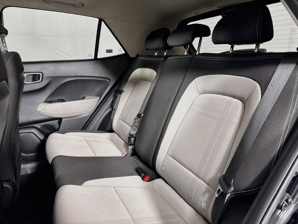Used 2023 Hyundai Venue SEL FWD image 27