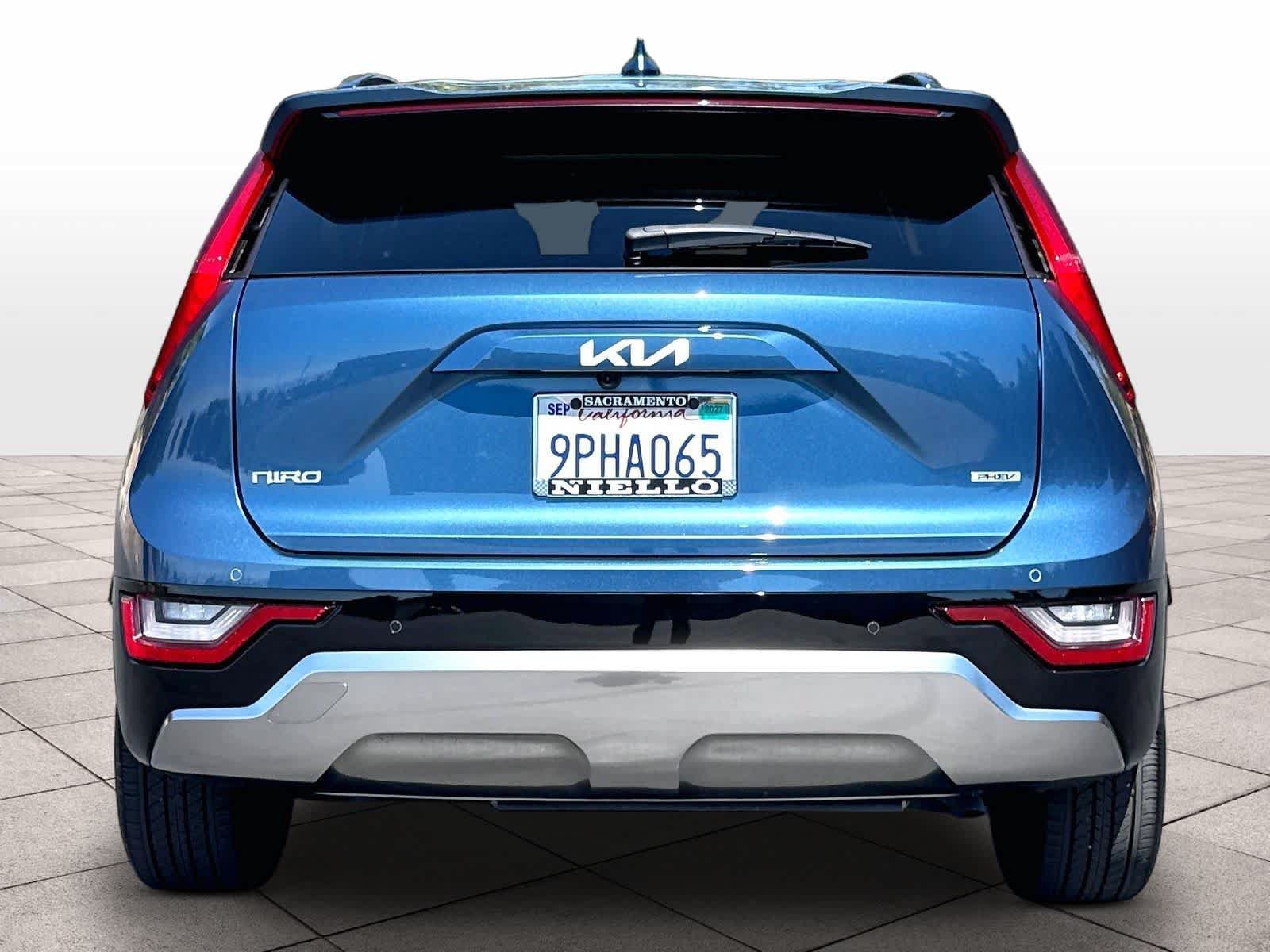 Used 2024 Kia Niro SX Touring FWD image 7