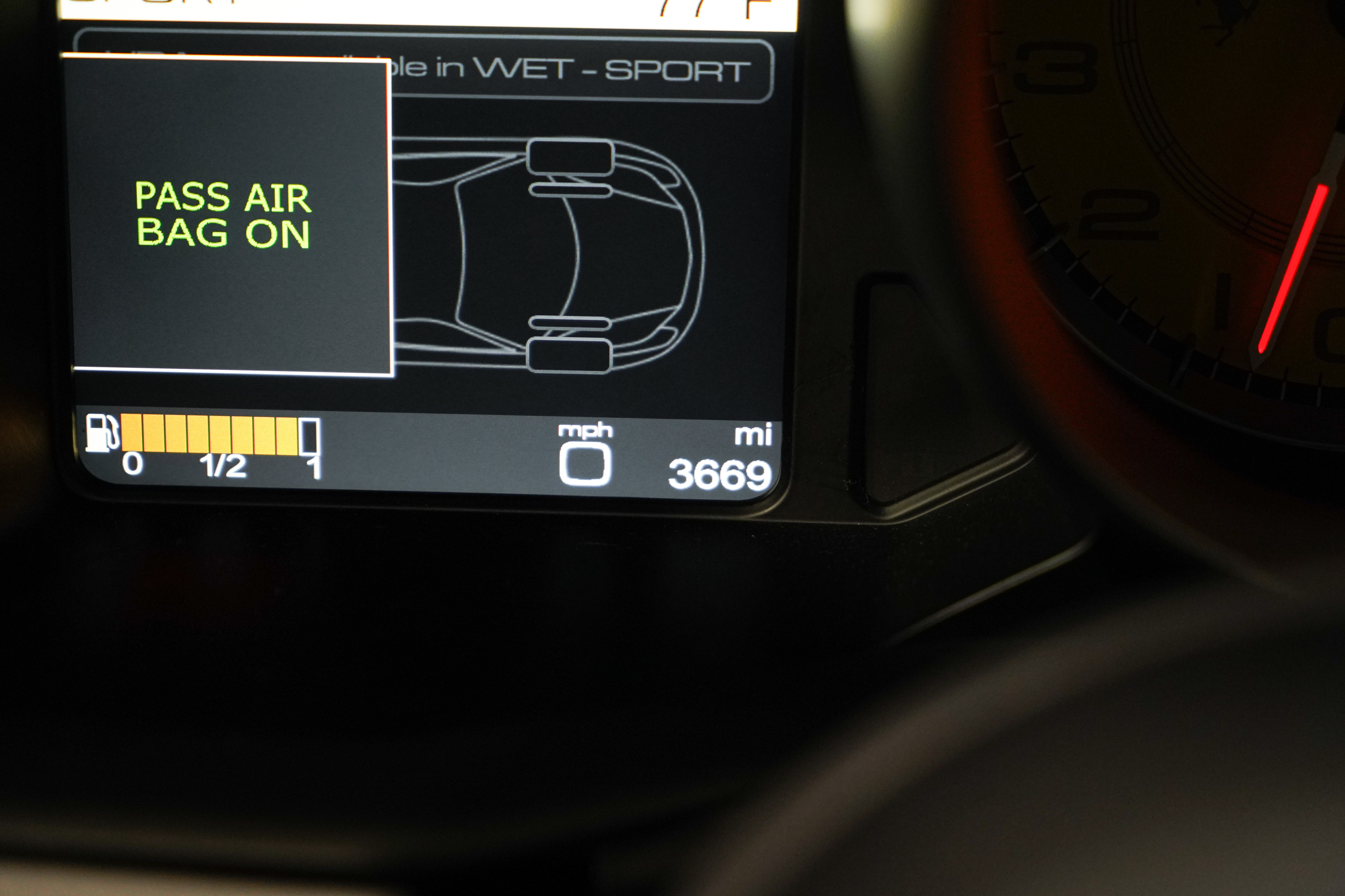 Used 2014 Ferrari 458 Italia Coupe RWD image 40
