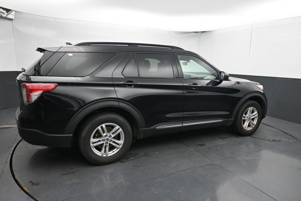Used 2020 Ford Explorer XLT w/ Equipment Group 202A AWD/4WD image 11