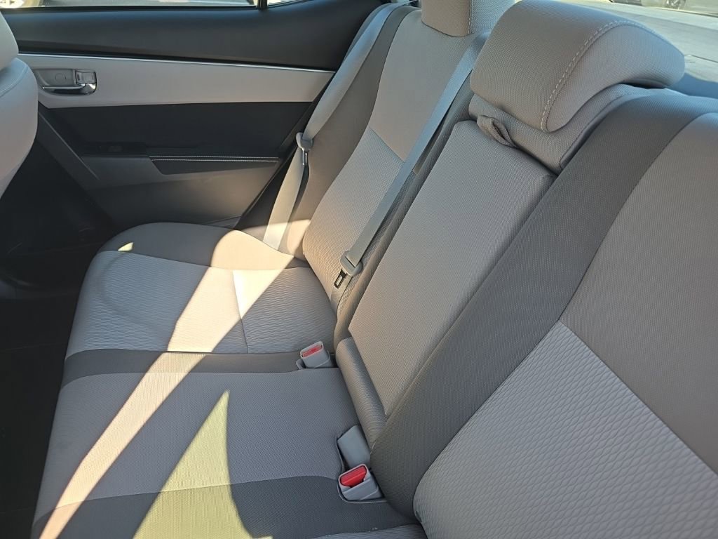 Used 2018 Toyota Corolla LE image 16