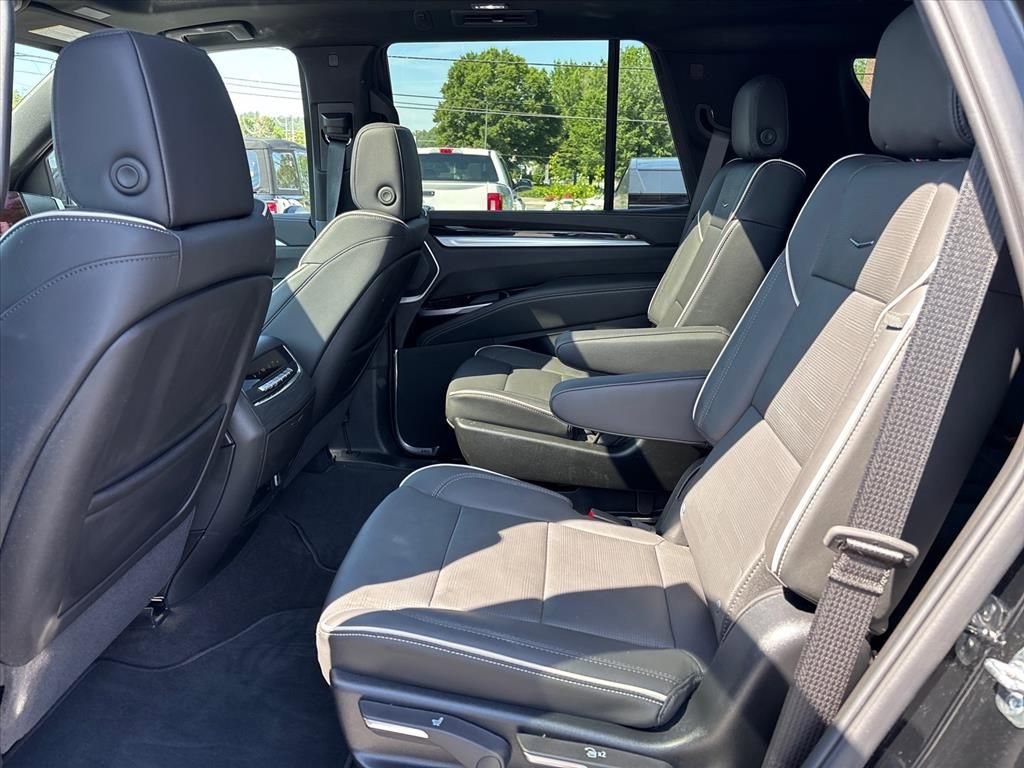 Used 2026 Cadillac Escalade Sport AWD/4WD image 17