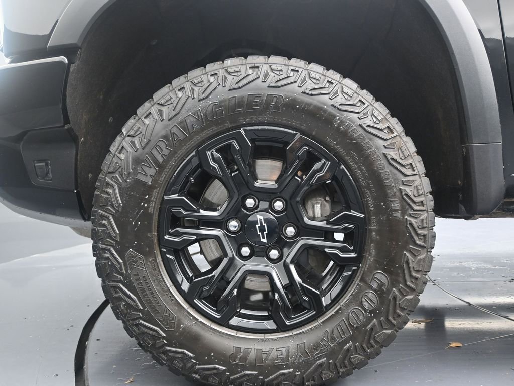 Used 2025 Chevrolet Silverado 1500 ZR2 w/ Technology Package AWD/4WD image 10