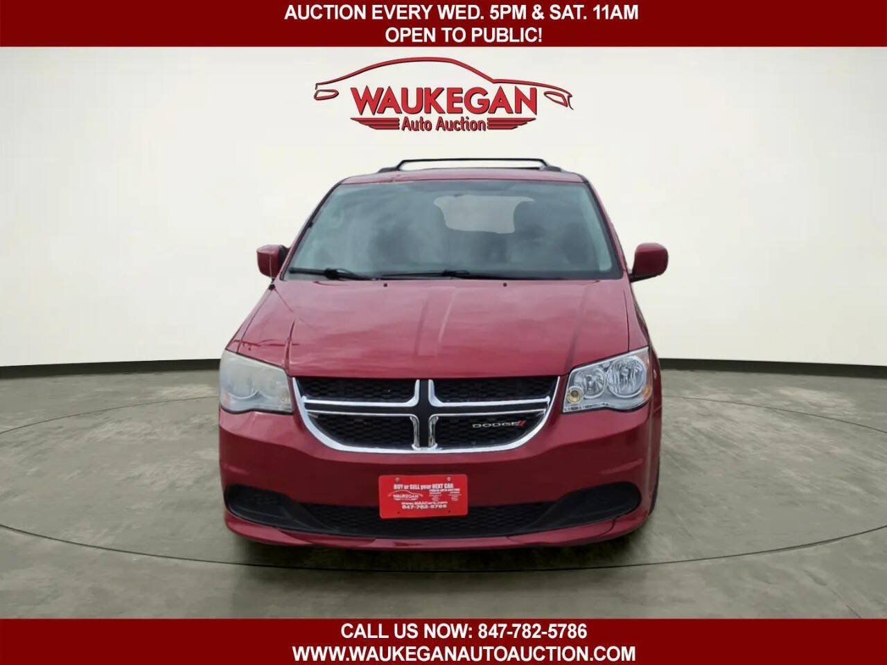 Used 2013 Dodge Grand Caravan SXT FWD image 2