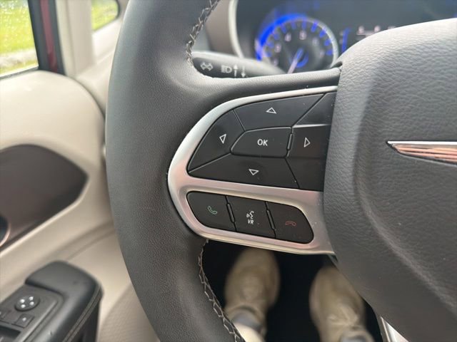 Used 2023 Chrysler Voyager LX FWD image 42