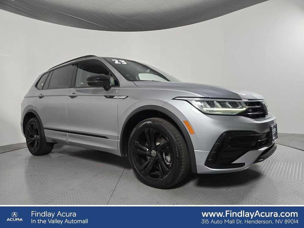 Used 2023 Volkswagen Tiguan SE R-Line image 1
