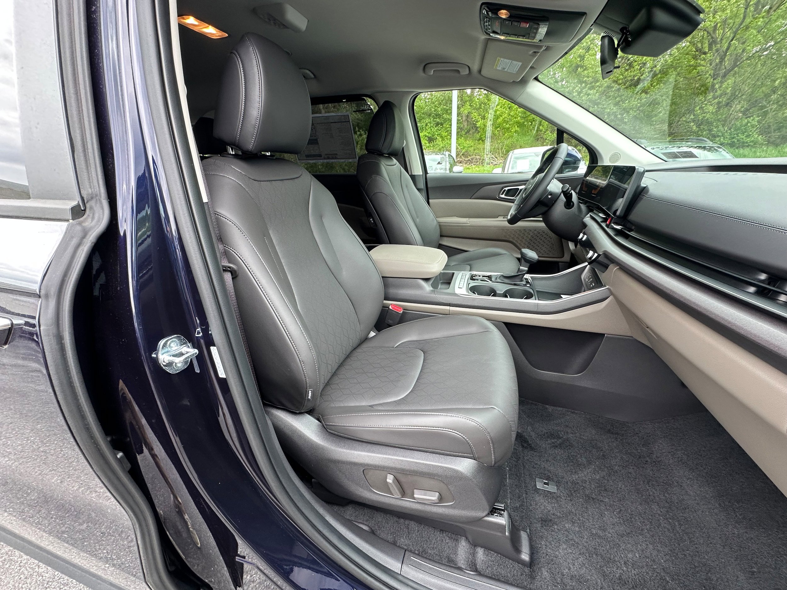New 2026 Kia Carnival EX FWD image 22
