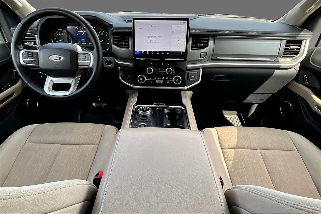 Used 2024 Ford Expedition XLT image 9