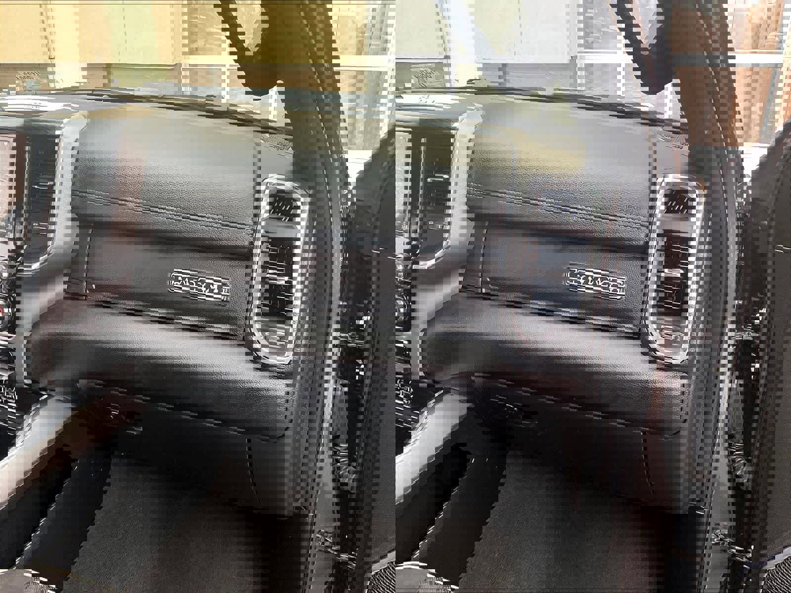 Used 2024 RAM 1500 Laramie image 13