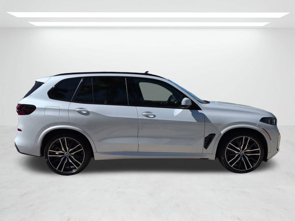 New 2026 BMW X5 xDrive40i w/ Executive Package image 3