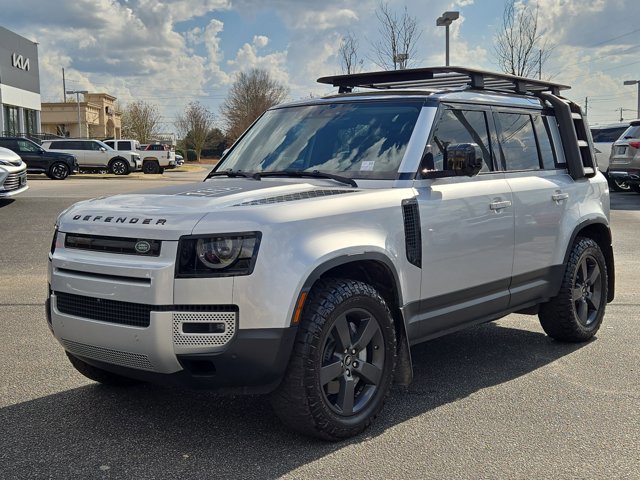 Used 2020 Land Rover Defender 110 HSE image 1