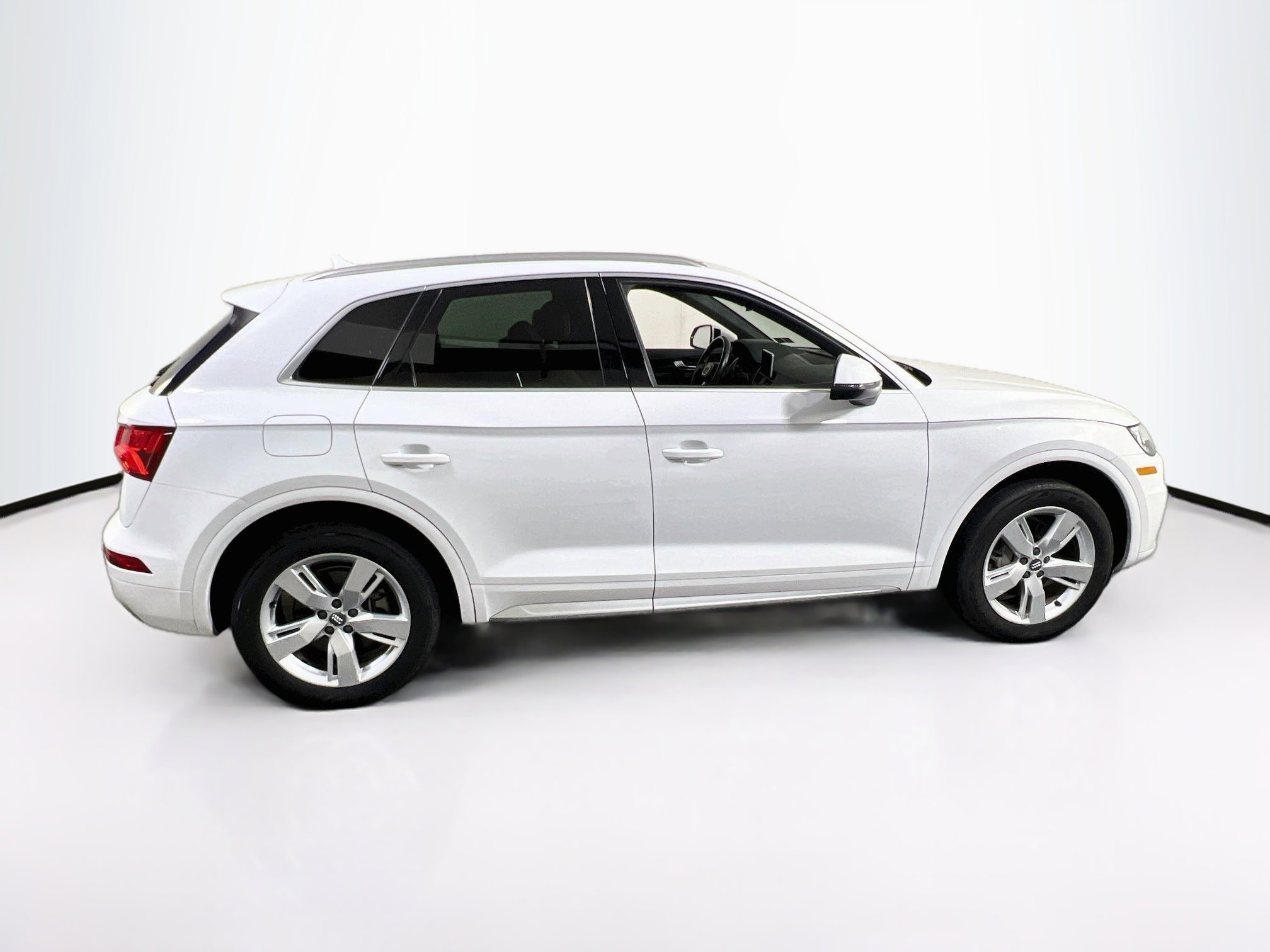 Used 2018 Audi Q5 2.0T Premium Plus w/ Premium Plus Package AWD/4WD image 4