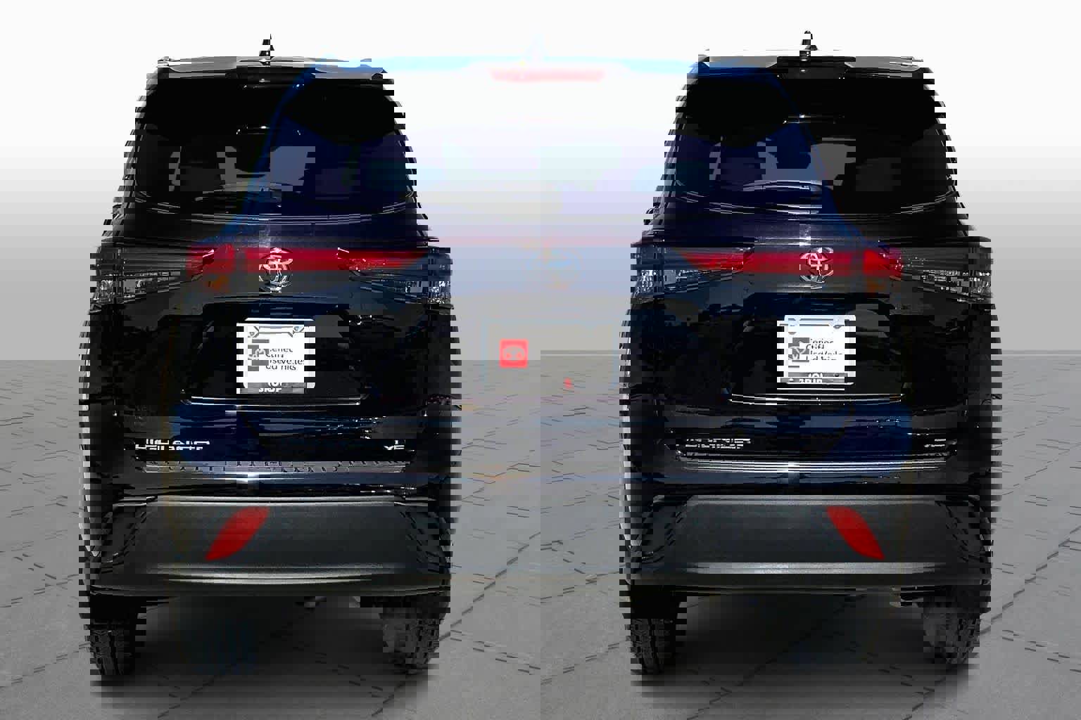 Used 2022 Toyota Highlander XLE image 5