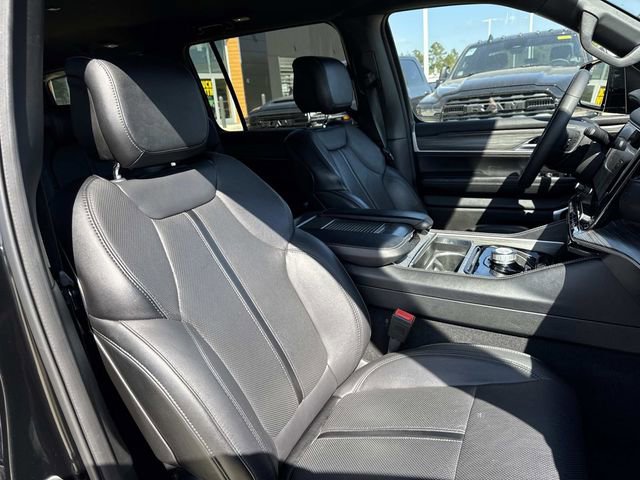 Used 2024 Jeep Wagoneer Series II w/ Flexible Seating Group image 14