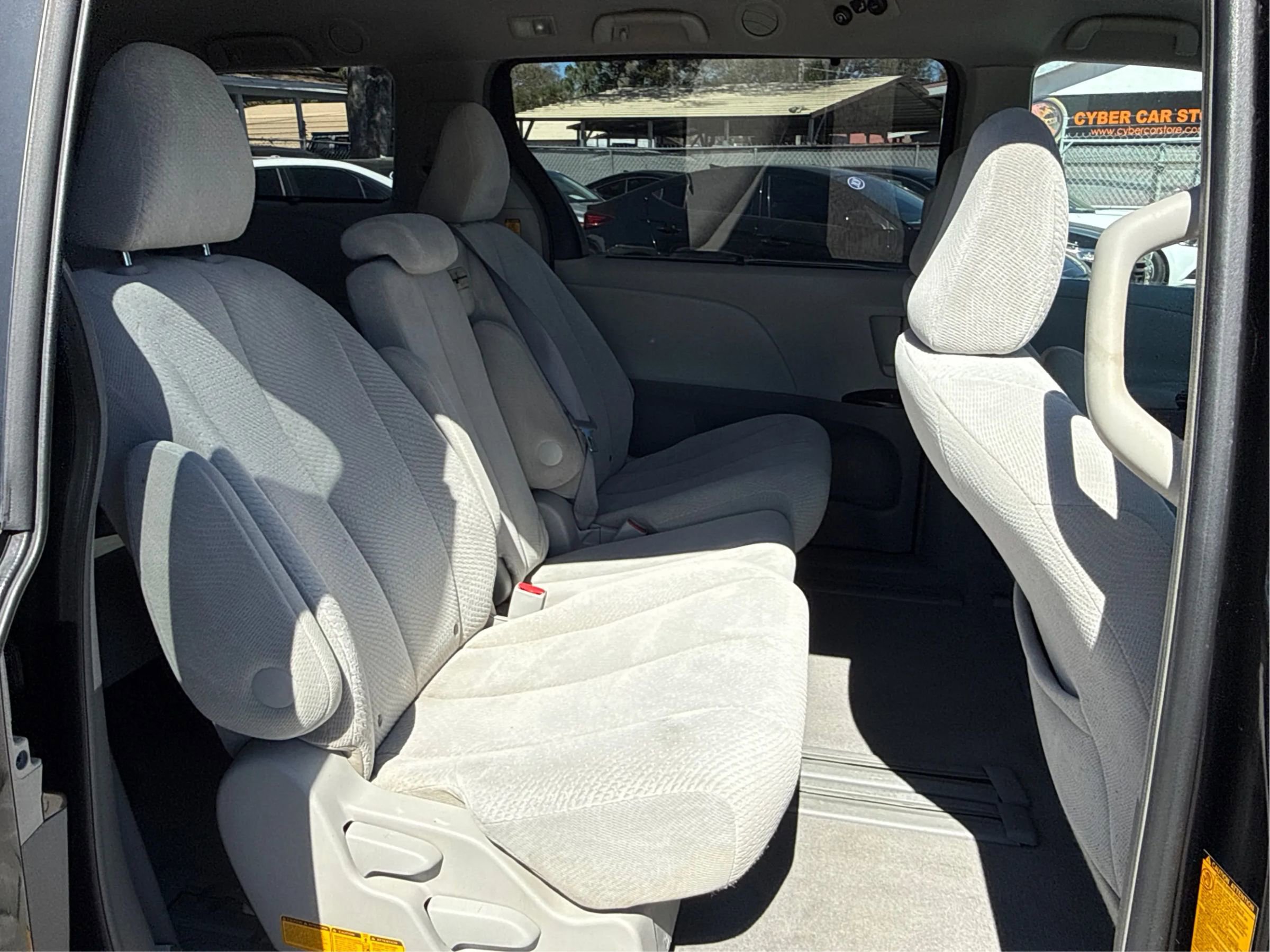 Used 2011 Toyota Sienna LE image 12
