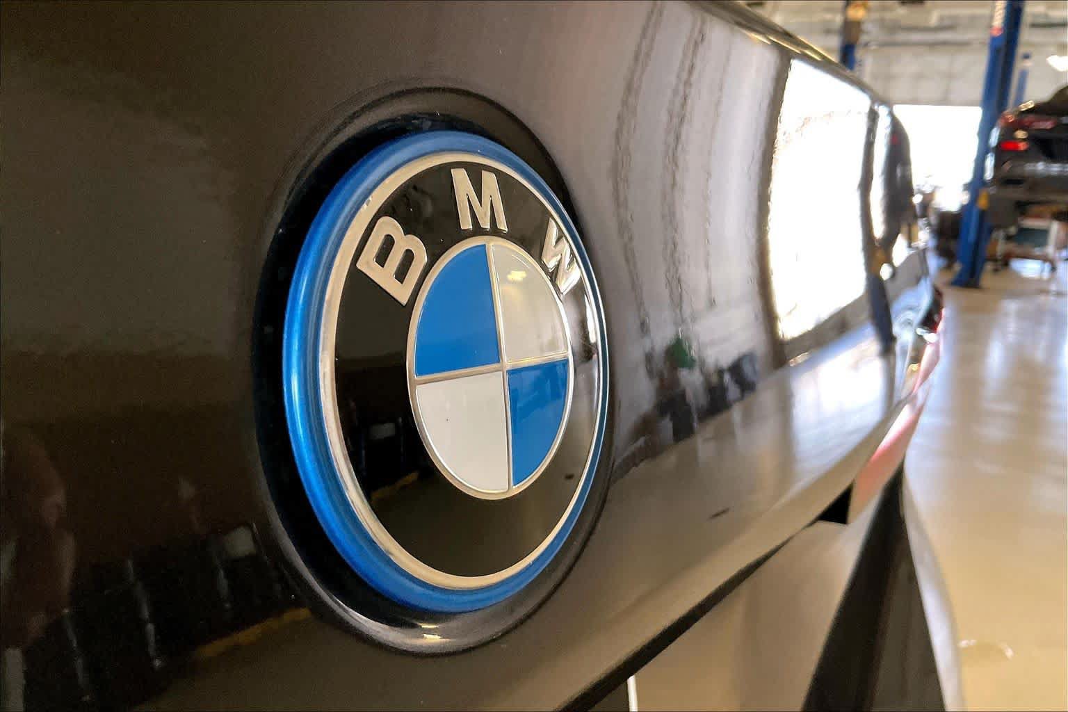 Used 2024 BMW i5 eDrive40i w/ M Sport Package RWD image 30