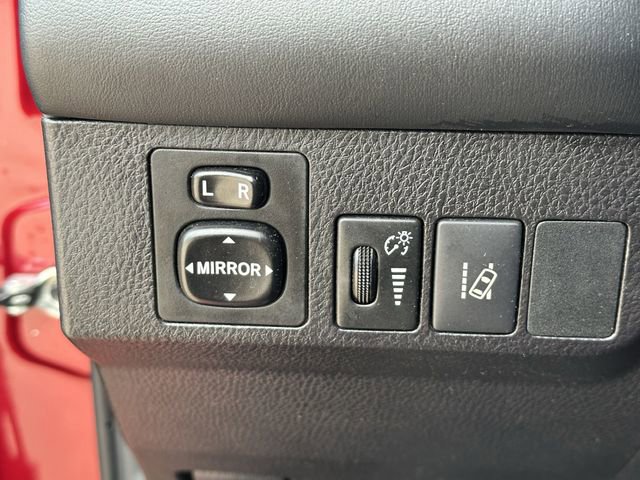 Used 2018 Toyota RAV4 XLE AWD/4WD image 23
